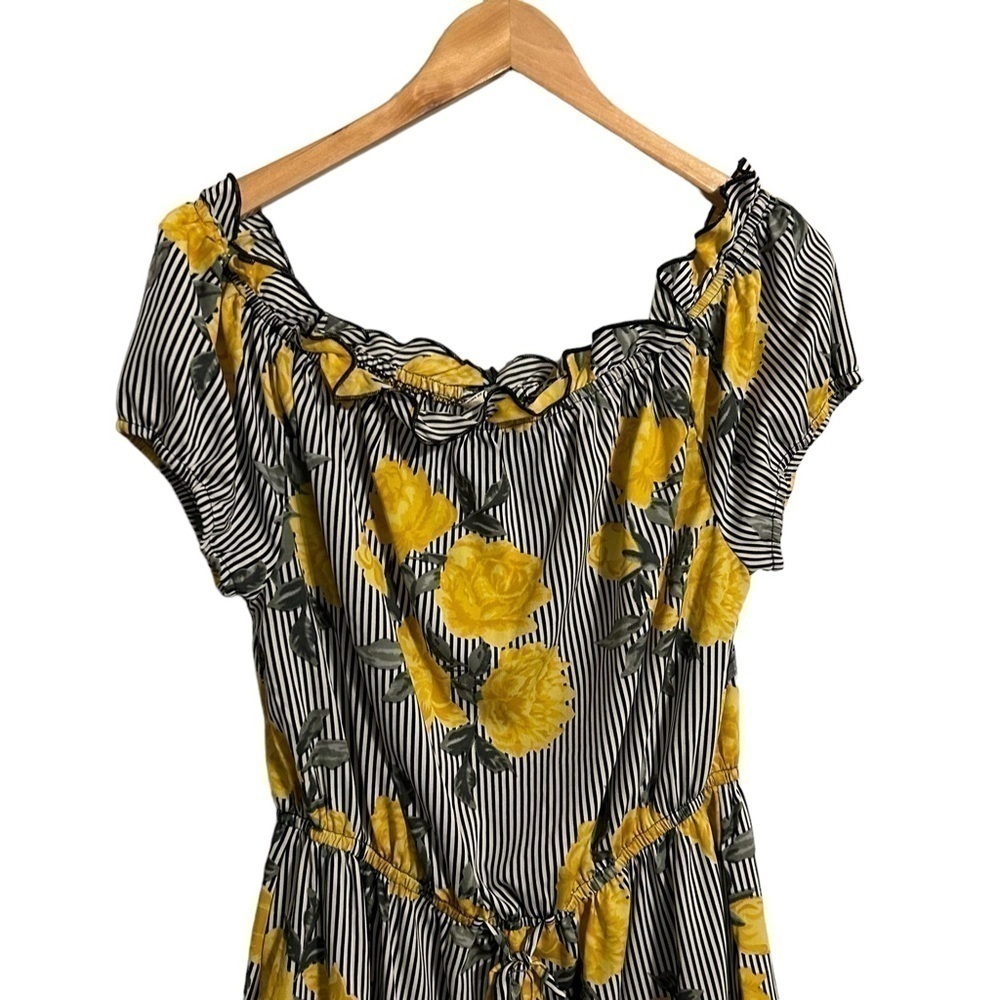 Hint of Blush Off The Shoulder Dress Black/White Stripe With Yellow Rose Size L - Picture 2 of 6